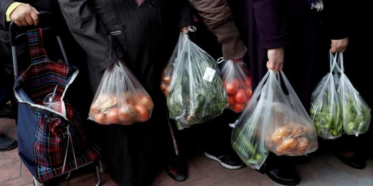 Yoksulluk artıyor, asgari ücret eriyor