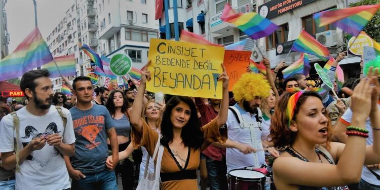 Valilik tarafından Onur Yürüyüşü’ne ulaşım engeli