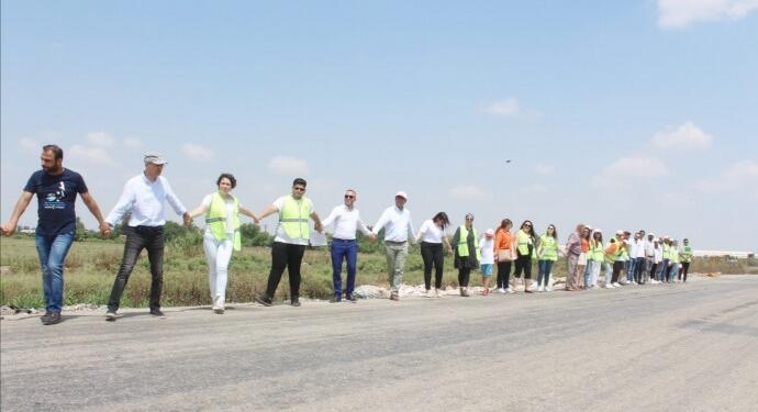 Çevre kirliliğine karşı insan zinciri