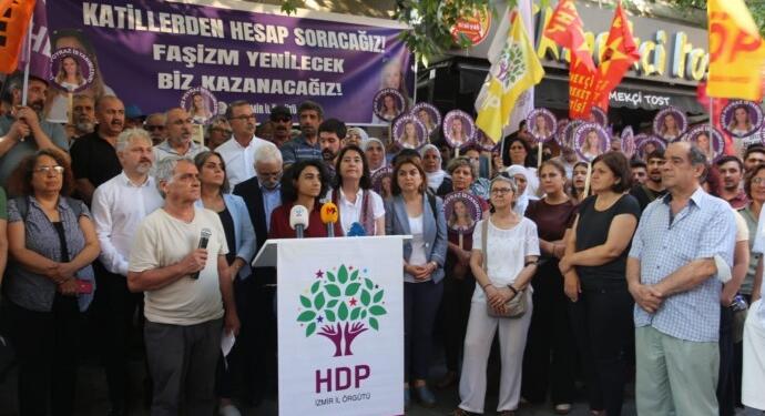 1 yıl önce katledilen Deniz Poyraz anıldı: Denizin bayrağı yere düşmedi