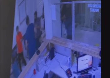 Bir sağlık emekçisi daha şiddete uğradı