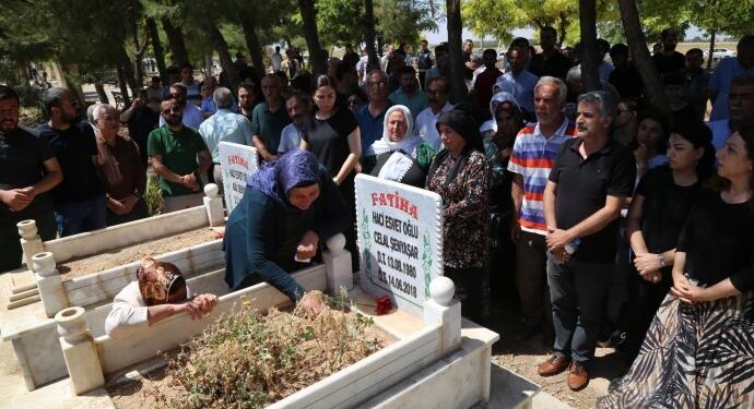 Katledilen Şenyaşar ailesinin fertleri mezarları başında anıldı: Davamıza milyonlar sahip çıktı