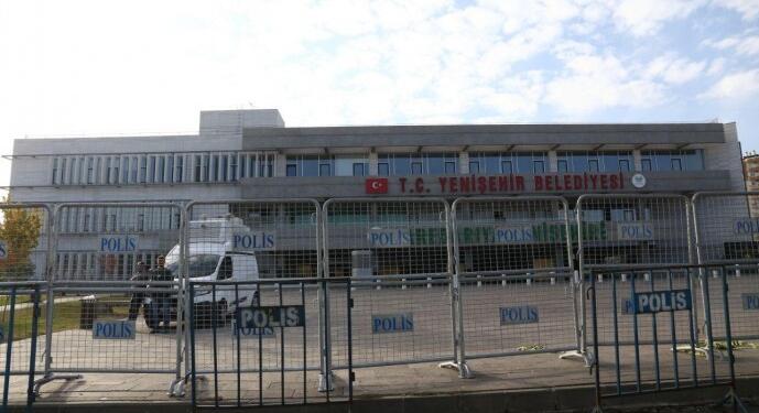 Yenişehir kayyumu belediye arazilerini taksitle sattı