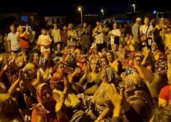 86 gündür kayıp olan Buket için jandarma önünde oturma eylemi