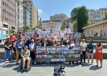 Tutuklanan gazeteciler için İstanbul’da eylem: Sesimizi kısamazsınız