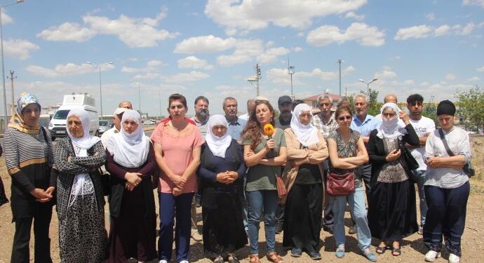 Diyarbakır D Tipi Kapalı Cezaevi önünde ‘Adalet’ için eylem