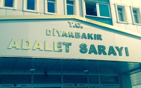 Rüşvet aldığı iddia edilen hakim, vekillik düşüren ceza vermiş