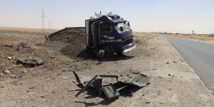 Minbic’e ve Til Rifat’a bağlı köye füze saldırısı