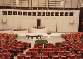 Uca’dan Cegerxwîn büstü için soru önergesi