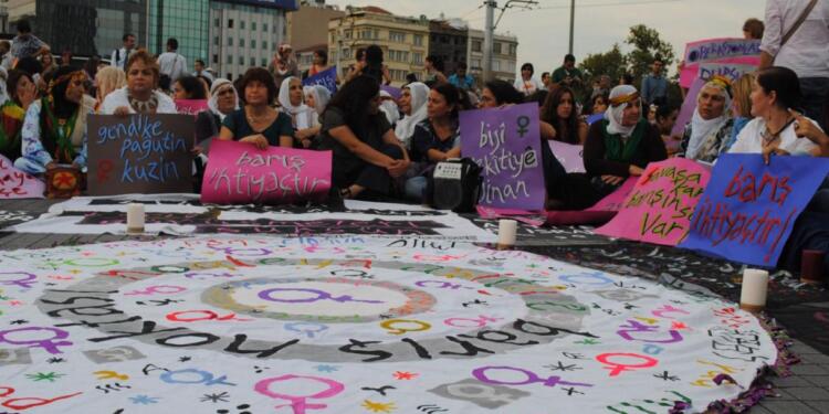 Kadınların barış talebi politiktir | Yeni Yaşam Kadın Eki