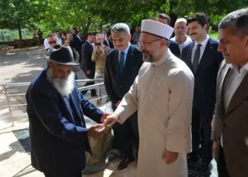 Alevi kurumlarından Ali Erbaş’ın Cemevi ziyaretine tepki