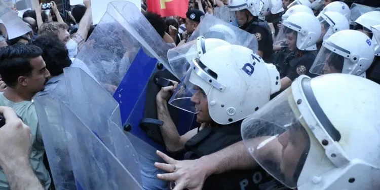 Gezi protestosunda gözaltına alınanlar serbest bırakıldı