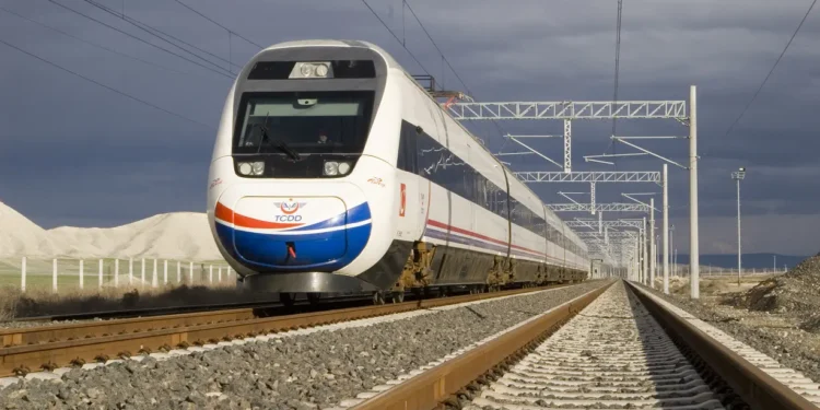 Yüksek hızlı trene yüzde 30 zam yapıldı