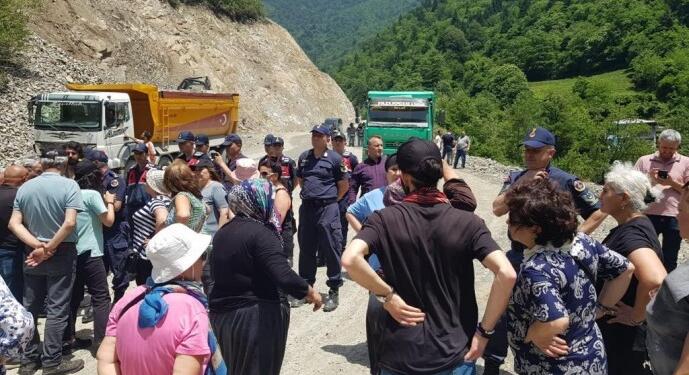 Eskencidere Vadisi’ni kurtarmak için yol kestiler