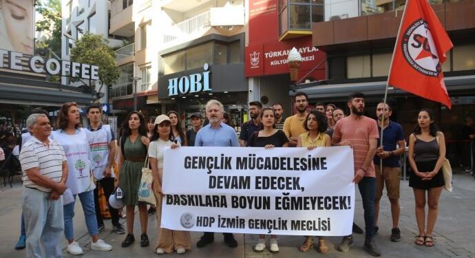 Gençlerden eylem: Direnişi savaş çığırtkanlarına karşı daima galip gelmiştir