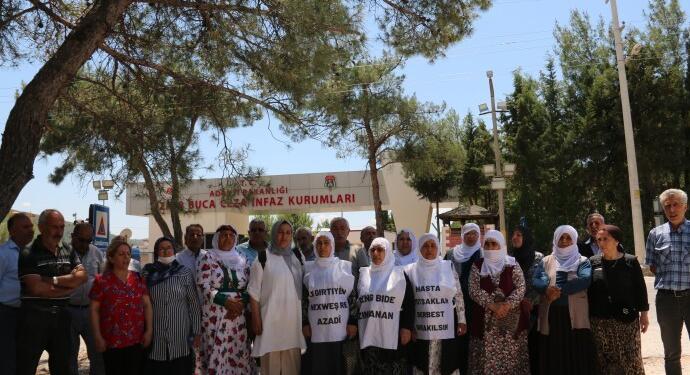 İzmir Buca Kırıklar Cezaevi önünde Adalet Nöbeti
