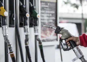 Zamlar bitmek bilmiyor: Motorin 30 TL’yi geçti