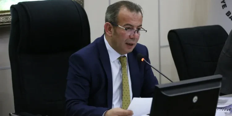 CHP’den Tanju Özcan için kesin ihraç istemi