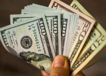 Dolar yeniden 17 lirayı gördü