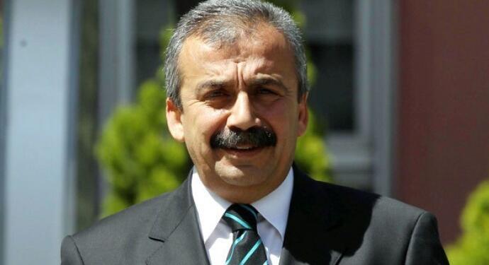 Sırrı Süreyya Önder hakkında 301’den ceza istendi