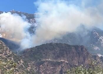 Datça’ya bağlı Mesudiye’deki yangın büyüyor