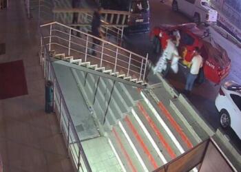 HDP binasına asılan Zaxo pankartı polis talimatıyla söküldü