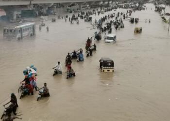 Pakistan’da yağışlar can aldı: 76 ölü