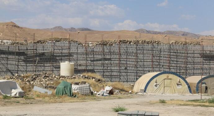 Tarihi surlar ‘restorasyon’ adıyla karanlığa gömülüyor