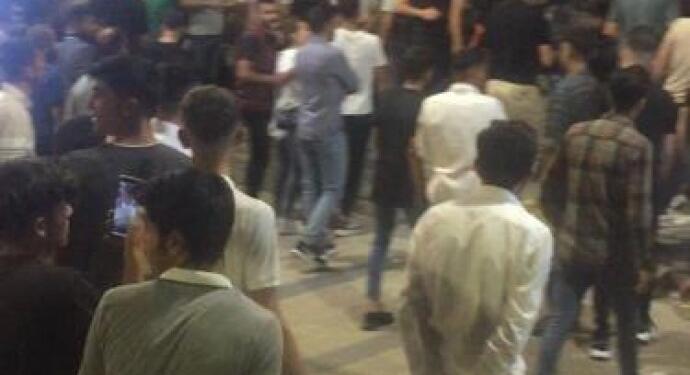 Van’da polisten müdahale: Müzik aletlerini kırdılar, gözaltına aldılar