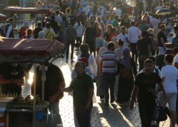 Yurttaşlar asgari ücret artış oranına tepkili: Çözüm iktidarın değişimi