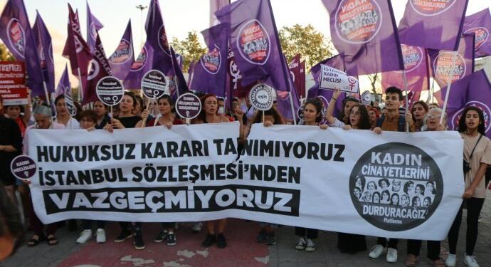 Kadınlar Danıştay kararına karşı sokaklardaydı: İstanbul Sözleşmesi yaşatır!