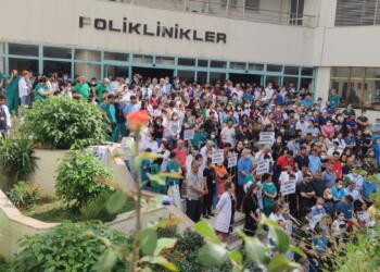 Sağlık emekçileri iş bıraktı: İstanbul’da sağlıkçılara polis şiddeti | Canlı