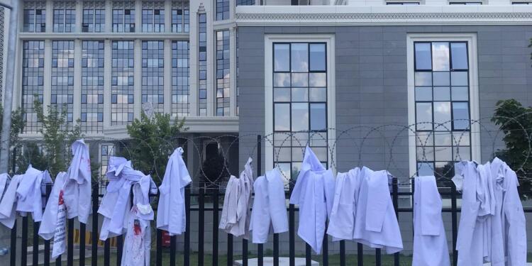 Sağlık emekçileri bakanlık önünden seslendi: Fahrettin Koca istifa