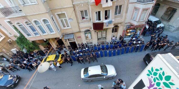 İstanbul’da Zaxo katliamı protesto edildi: Soykırımcı zihniyeti lanetliyoruz