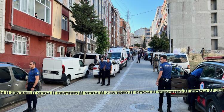 İstanbul’da katliam: Annesi ve iki kardeşini katletti