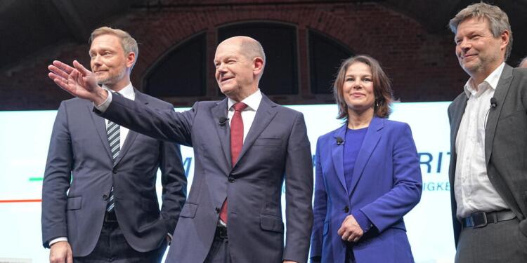 ABD’den Almanya’ya 8,4 milyar dolarlık uçak ve mühimmat