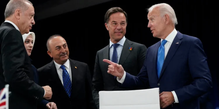 ABD’li kongre üyeleri: Türkiye’ye F-16 verilirse Yunanistan ve Kürtlere karşı kullanılacak