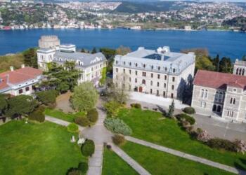 Boğaziçi Üniversitesi mezun kartlarını süresiz iptal etti