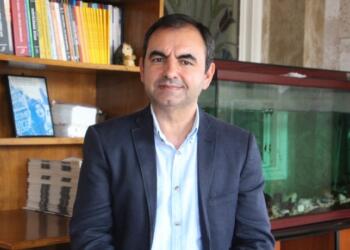 Ercüment Akdeniz: Üçüncü seçenek için ‘İlkeler Manzumesi’ hazırlanıyor