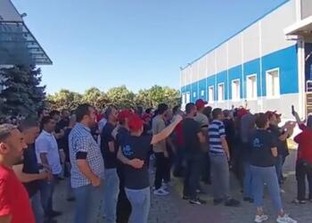 ETF işçileri fabrikada üretimi durdurdu nöbete geçti