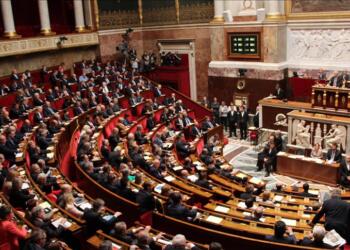 ​​​​​​​Fransız parlamenterlerden ‘Hava sahasını kapatın yönetimi tanıyın’ deklarasyonu