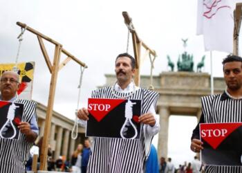 İran'da idamların durdurulması için zaman zaman farklı ülkelerde protestolar yapılıyor