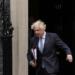 Boris Johnson istifa etti