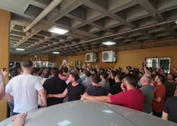 Kuyumcukent’te esnaf zamlara karşı eylem yaptı