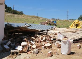 AKP’li Keçiören Belediyesi Kürtlerin ahır ve bahçeleri yıktı
