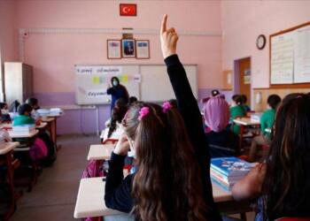 AKP’nin eğitim anlayışı kız çocuklarının okullaşma oranını düşürdü