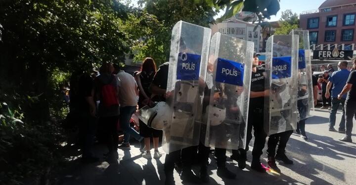 Ankara Onur Yürüyüşü’ne polis saldırısı: Çok sayıda gözaltı var