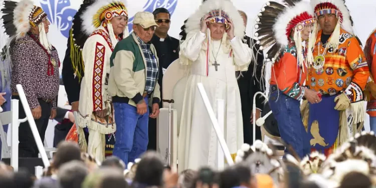 Papa Franciscus, Aborijinlerinden istismar ve asimilasyon nedeniyle özür diledi