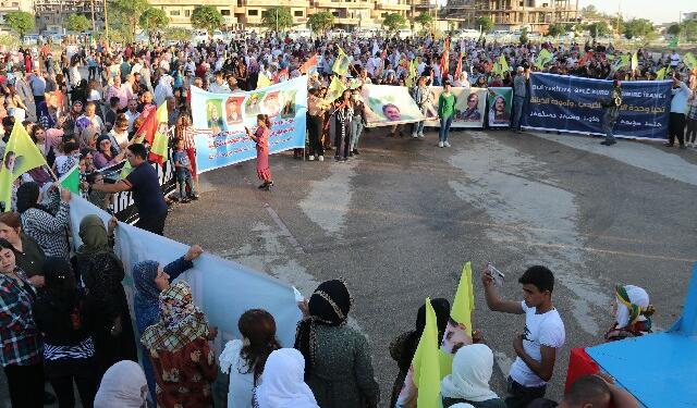 Qamişlo’da halklar Türkiye’yi ve garantörleri protesto etti