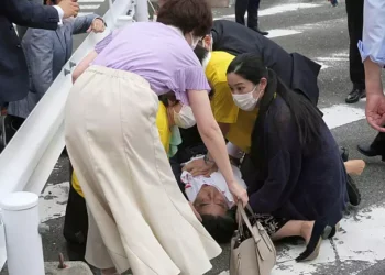 Şinzo Abe suikast sonucu hayatını kaybetti